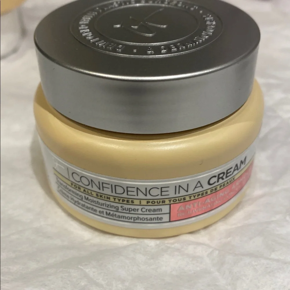 it cosmetics Confidence in a Cleanser & Cream set.mascara & eyebrow full size - Picture 7 of 9